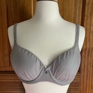 Victoria’s Secret Body by Victoria Lightly Lined Demi